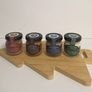 Tabla de cortar navideña con patés gourmet